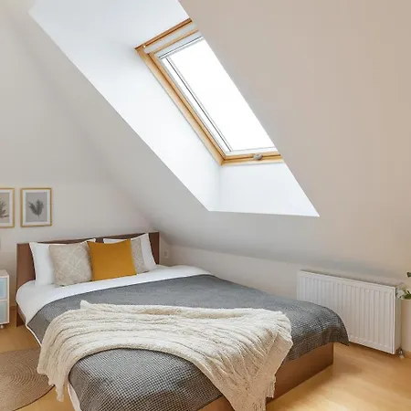 Wishlist Residences - Grand Family Loft By Charles Bridge