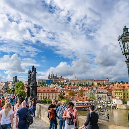 Wishlist Residences - Grand Family Loft By Charles Bridge * Praga